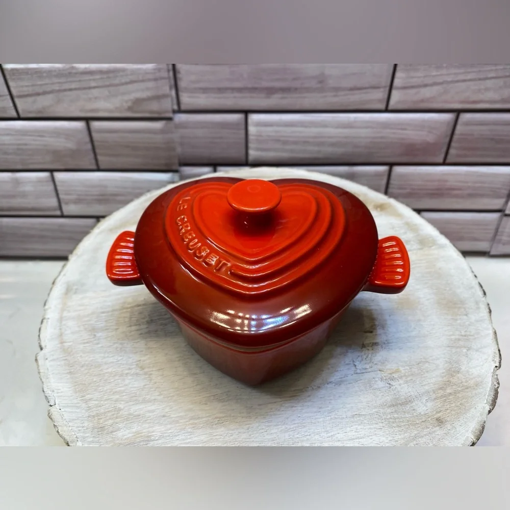 Le Creuset ❤️Cerise Red Petite Heart Casserole Mini Cocotte Ramekin NIB